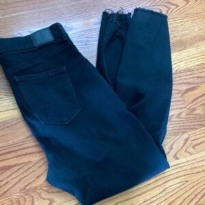 Women’s American Eagle black jeans size 6